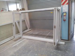 Bi-folding window